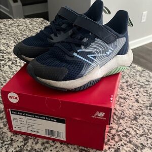 New Balance Kids' Navy and Gray Sneakers 11.5W
